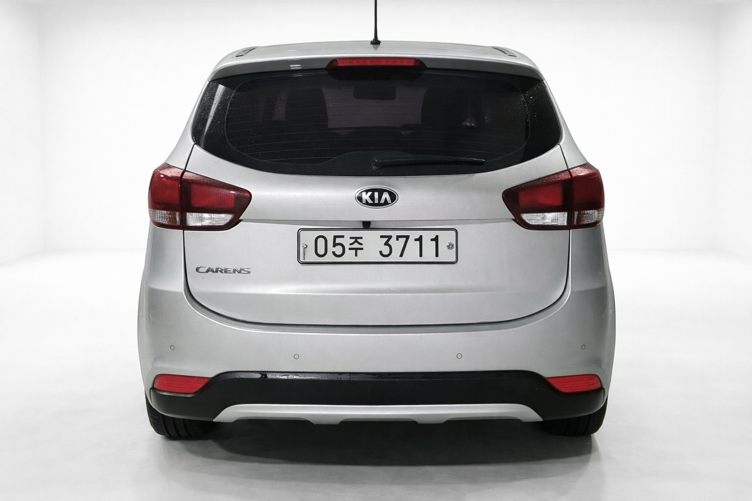 기아 카렌스 후면 모습.png